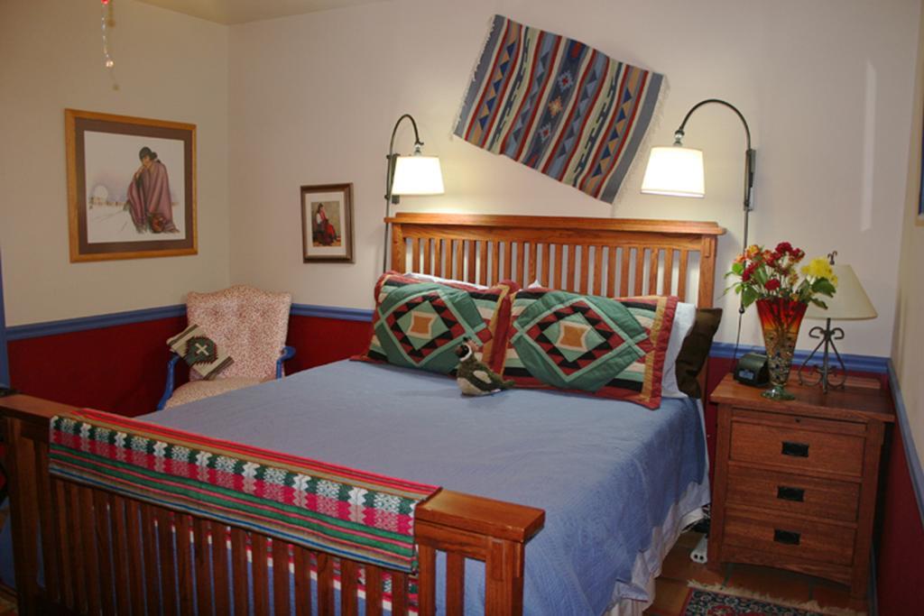 Chocolate Turtle B&B Corrales Exterior photo