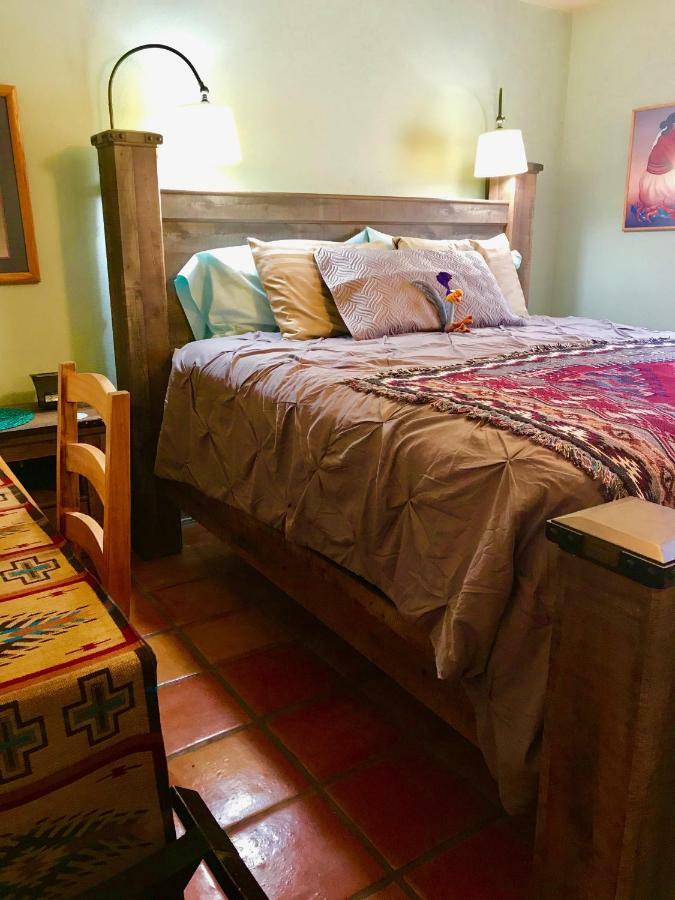 Chocolate Turtle B&B Corrales Exterior photo